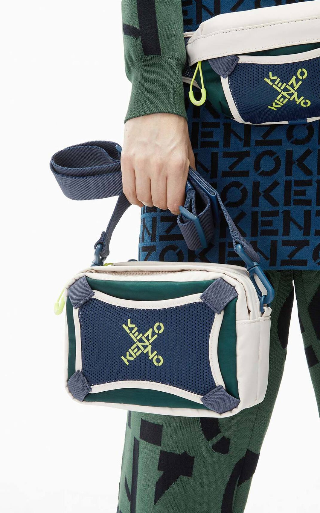 Kenzo Sport with strap Axelremsväska Dam | 96742-ABHV